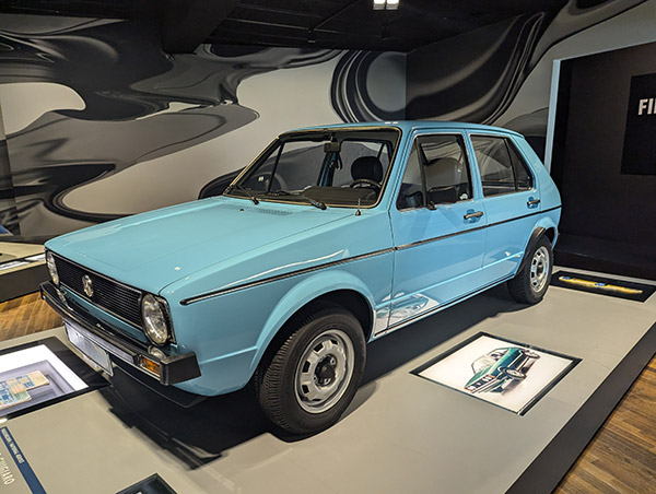 La Golf telle qu’elle est apparue en 1974, vue au musée Volkswagen de Wolfsburg, le centre historique de la marque